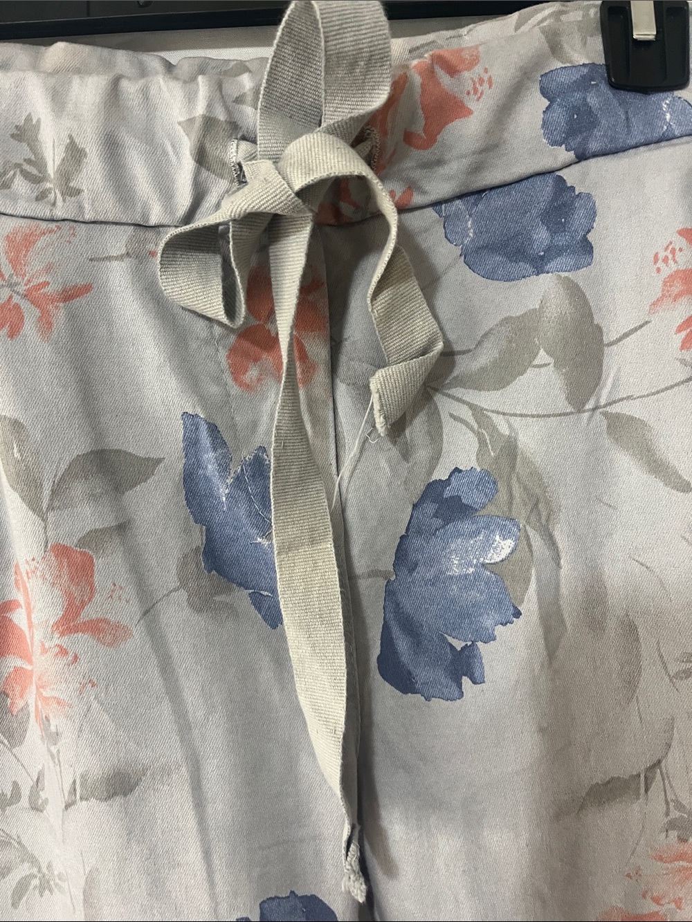Made In Italy Light Gray Floral Pull On Pants - Picture 6 of 14